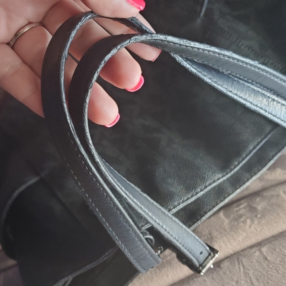 Final Price ❌Like new Michael Kors tote bag🖤 - Picture 8 of 10